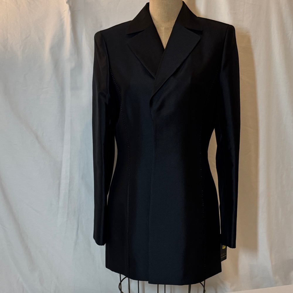 Vintage Dana Buchman Black Silk Suit. Size 8. NWT.